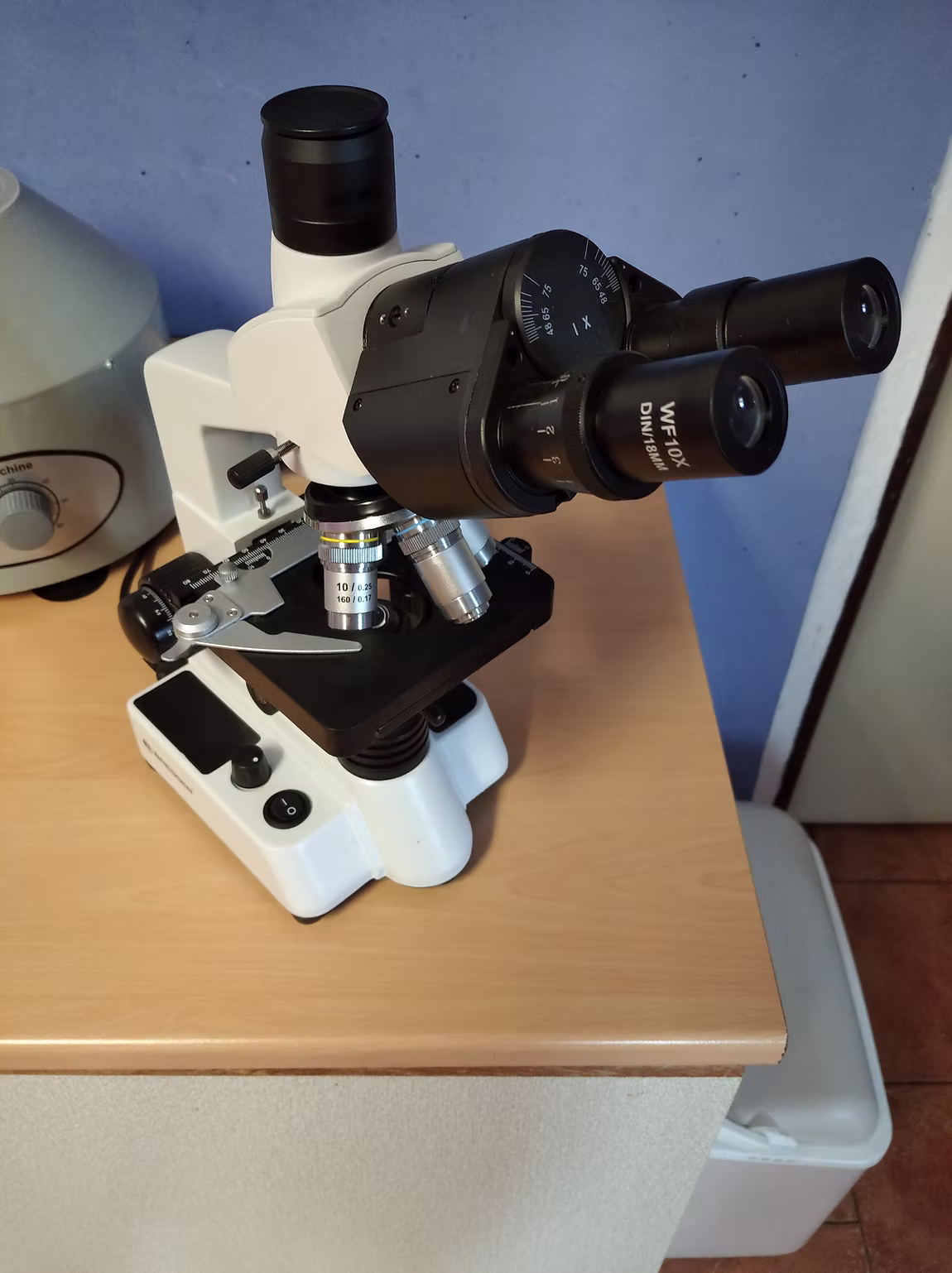 Kvalitní mikroskop – parazitologické vyšetření, vyšetření biopsie tumorů, krevních nátěrů, močového sedimentu a další